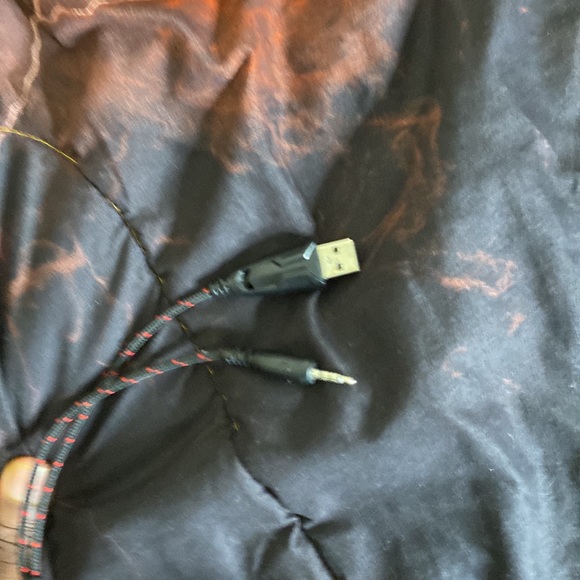 Headset - Picture 2 of 2